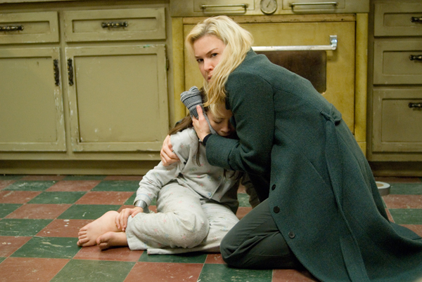 Clatto Verata » Bradley Cooper & Renee Zelwegger Are Disturbed in 'Case 39'  Photos! - The Blog of the Dead