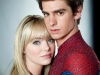 emma-stone-andrew-garfield-spider-man-embrace