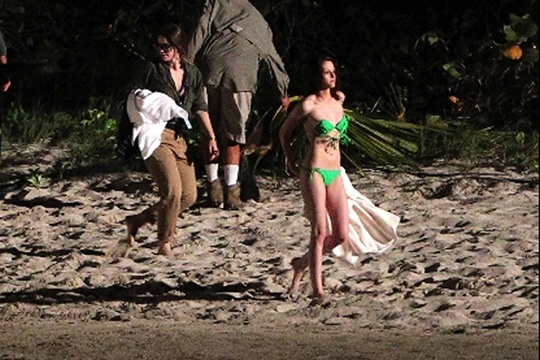 Bikini Clad Kristen Stewart Gets Blood Pumping On'Twilight' Set