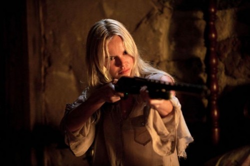 kate-bosworth-straw-dogs-gun