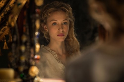 sarah-gadon-dracula-untold