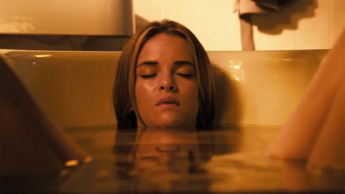 danielle-panabaker-tub-piranha